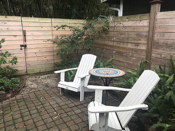 5th image of 424 Magnolia Ave APT 6