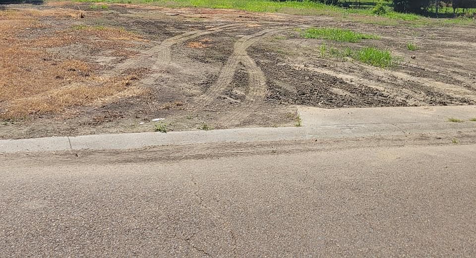 1st image of 320 Stockton Dr