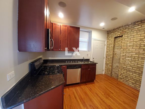 3rd image of 6504 N Claremont Ave APT 2E
