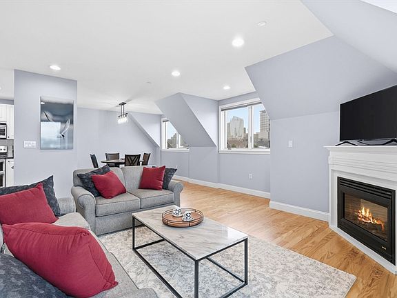 5th image of 65 Chelsea St APT 404