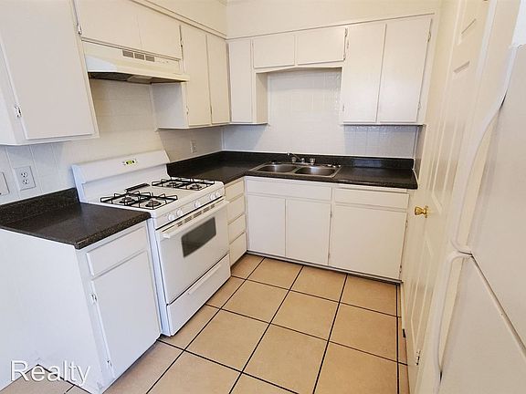 3rd image of 2618 10th Ave APT 16