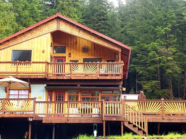 122 Bearberry Ln, Ketchikan, AK 99901