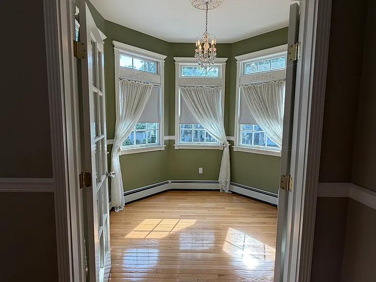 24 Arlington Ave — Photo 7