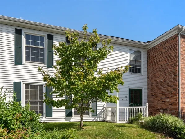 40 Yorktown Dr APT D, Springfield, MA 01108