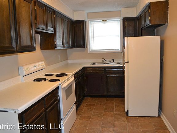 3rd image of 1015 Burke Dr #1015
