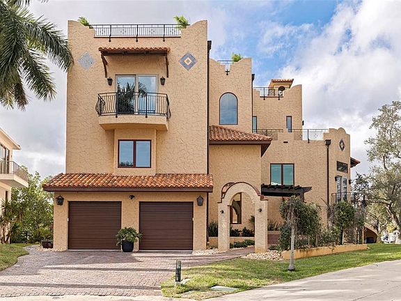 3rd image of 1815 Bayou Grande Blvd NE