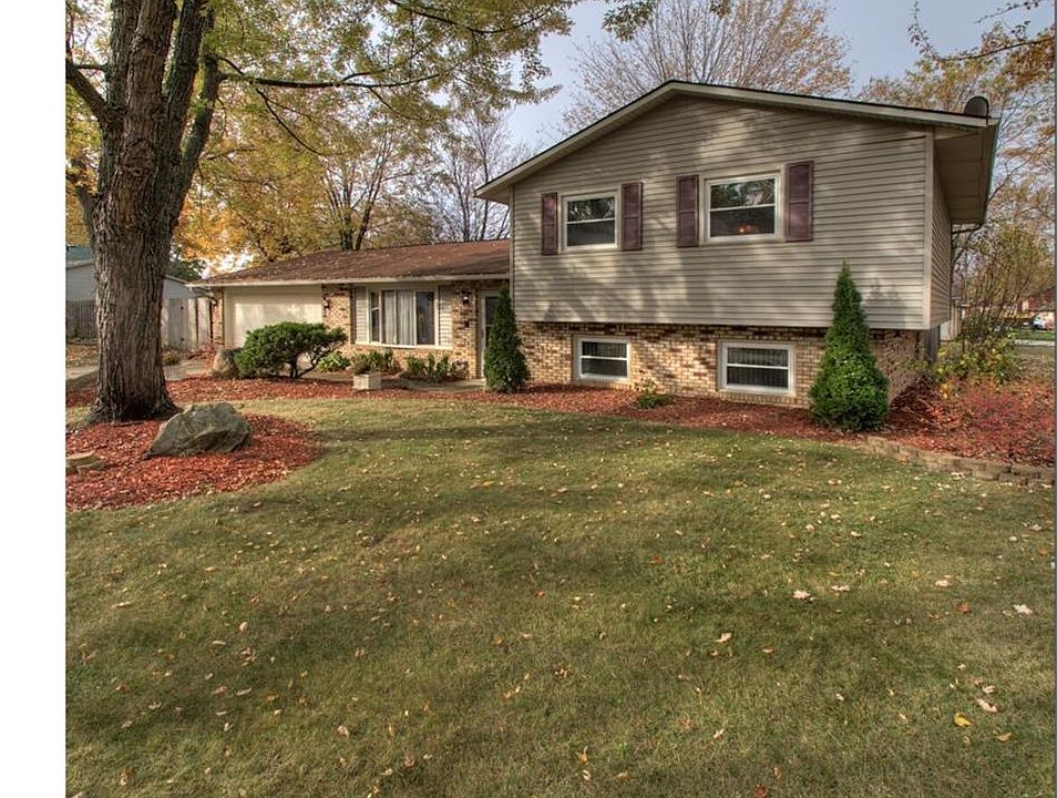 1st image of 4500 Briarwood Dr