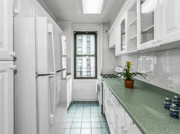 98-50 63rd Drive image 5 of 8