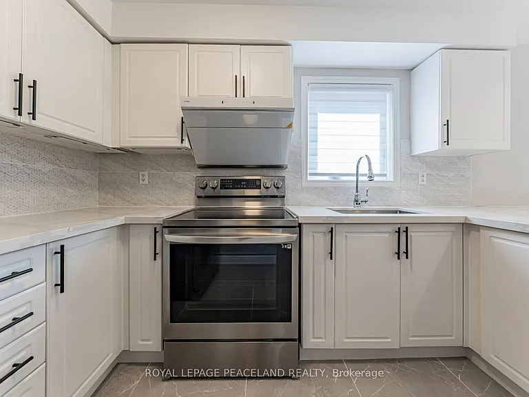 152 Flagstone Way — Photo 17