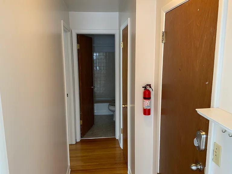 1006 Broadway St — Photo 66