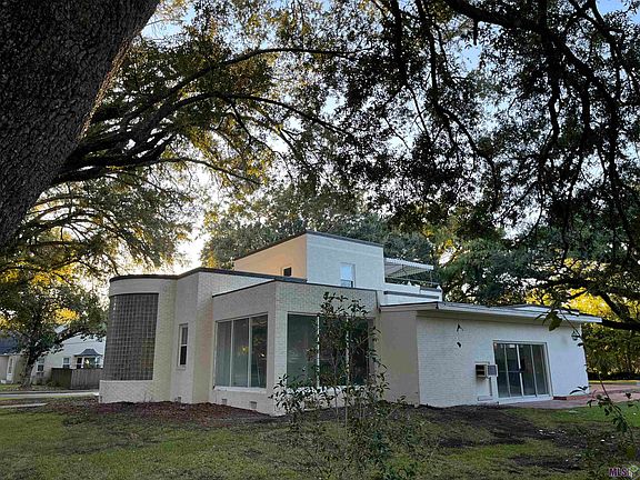 4th image of 58280 Labauve Ave