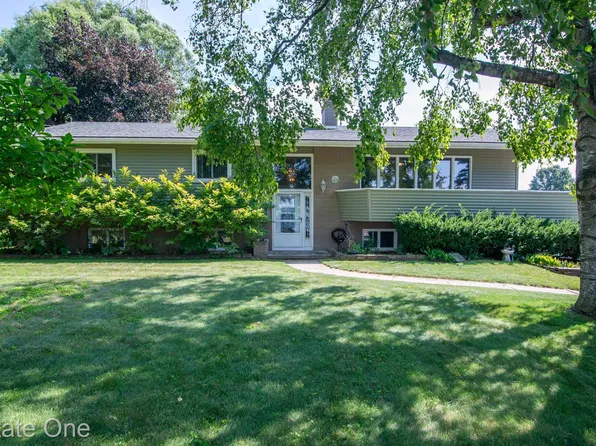 8846 Junction Rd, Frankenmuth, MI 48734