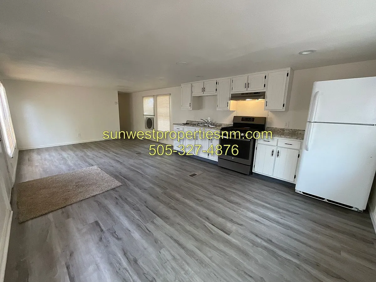 Building Photo - 1310 Sanchez Ln