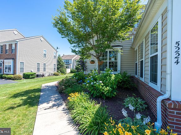 3rd image of 5224 High Vista Dr
