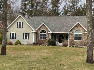 35 Moonshadow Dr, Pelham, NH 03076
