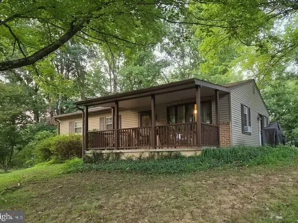 1121 Victor Dr, Dauphin, PA 17018