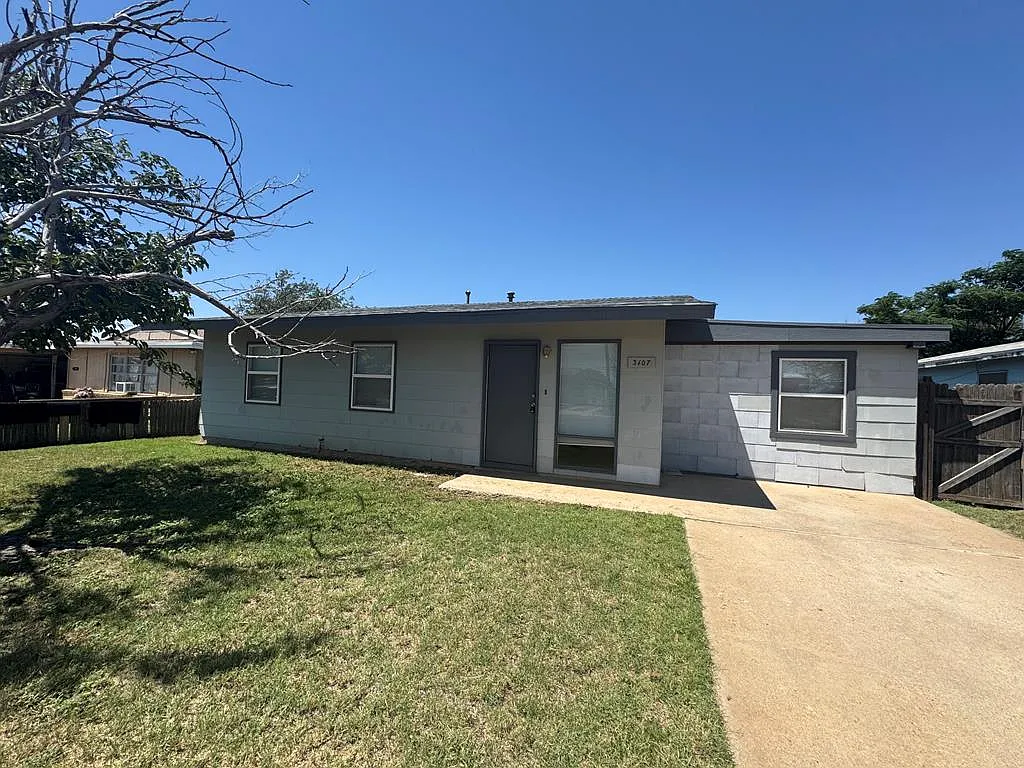 4 bed, 2.0 bath, 1212 sqft, $1,800 — Photo 1