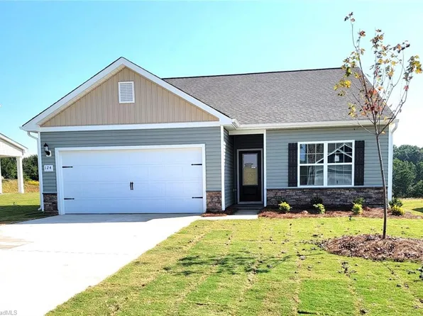 124 Courtland Dr, King, NC 27021