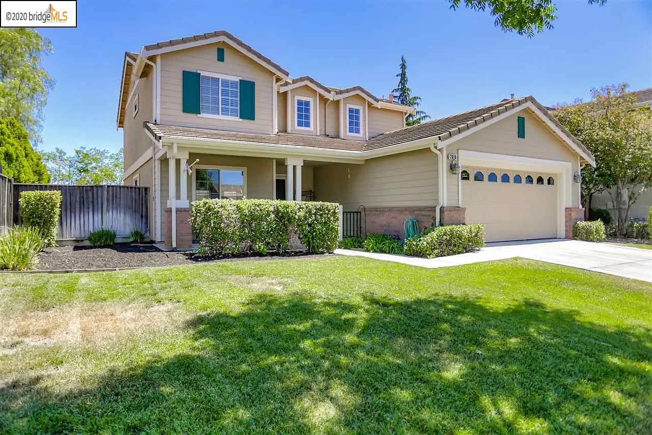 2018 Hedge Ave photo 1