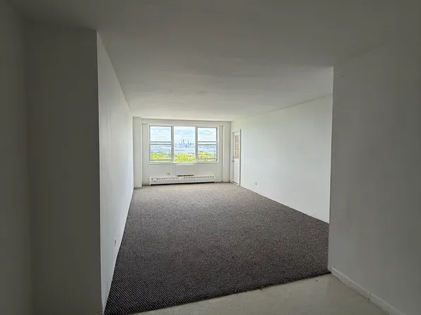 700 Victory Blvd APT 18, Staten Island, NY 10301