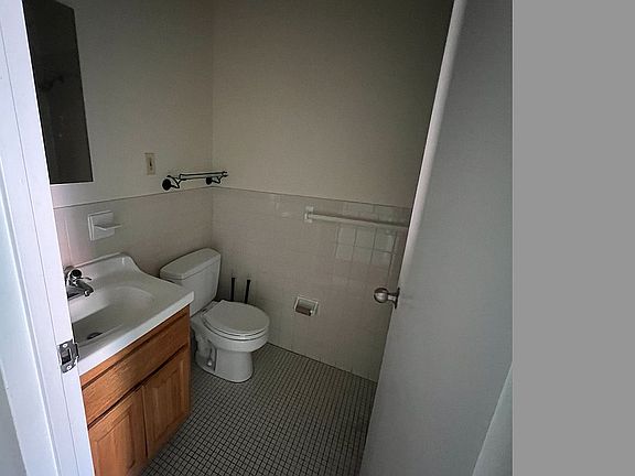 5th image of 317 W 112th St APT 2