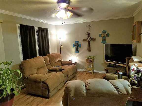 5th image of 816 W Navasota St