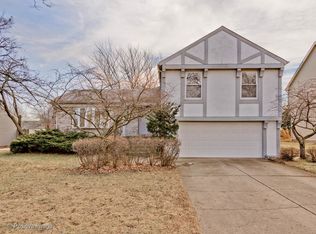 710 Thompson Blvd, Buffalo Grove, IL 60089