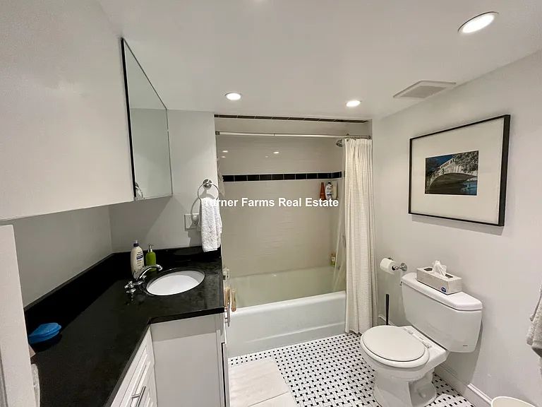 113 Beacon St #B — Photo 16