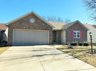 7 Woodfield Ln, Charleston, IL