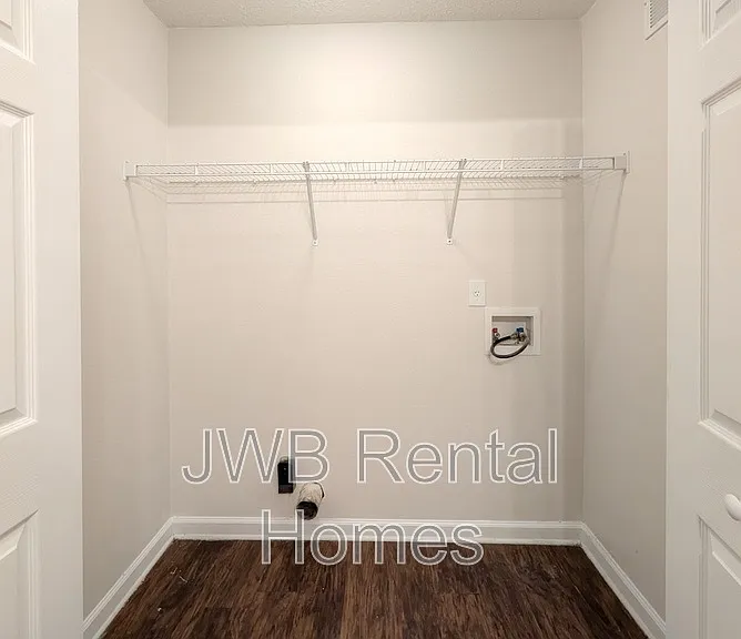 8526 Kona Ave — Photo 12