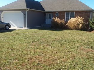 3930 Golden Eagle Dr, Manhattan, KS 66502