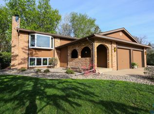 4113 S Woodwind Ln, Sioux Falls, SD 57103