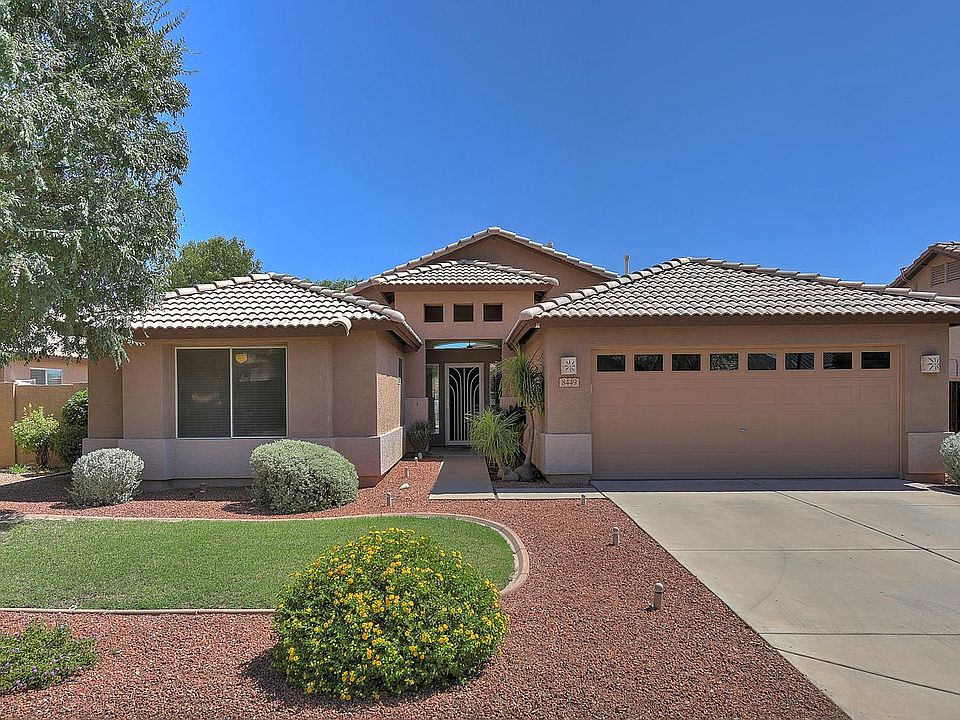 1st image of 8449 W Paradise Dr