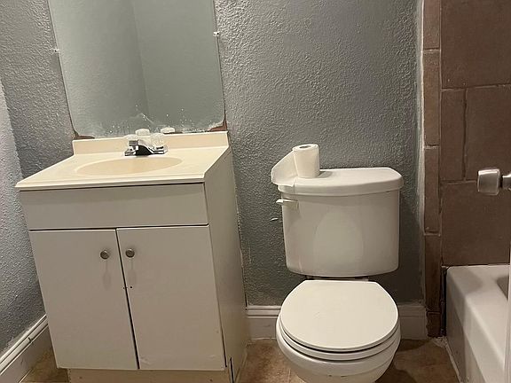 5th image of 272 Ezekial Ave