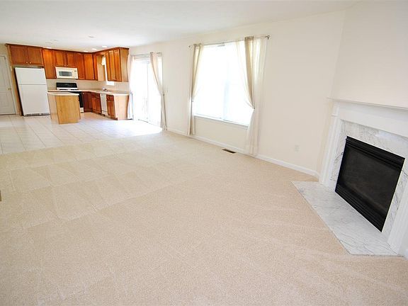 2nd image of 10 Cherrywood Dr