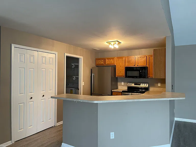 43790 Rushcliffe Dr — Photo 11