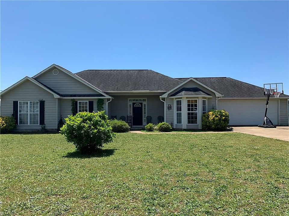 1st image of 38 Wheatfield Dr