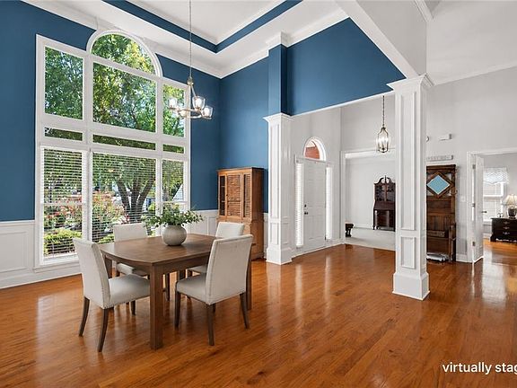 3rd image of 3171 Amesbury Way