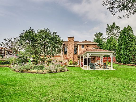 Gorgeous rearview of home.