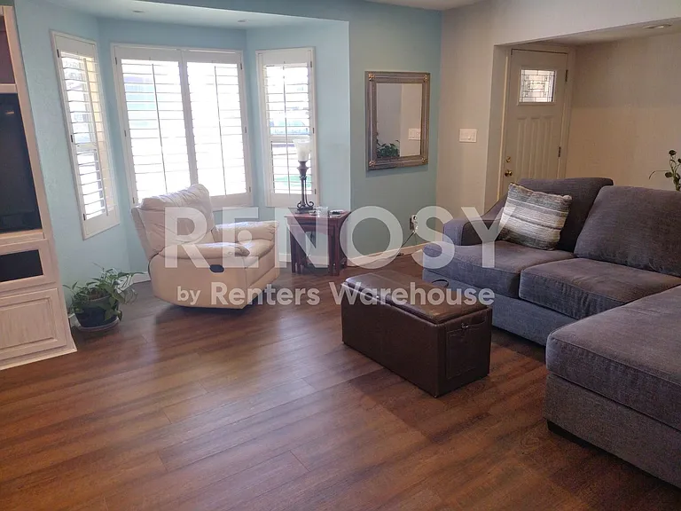 2124 N Lazona Dr — Photo 4