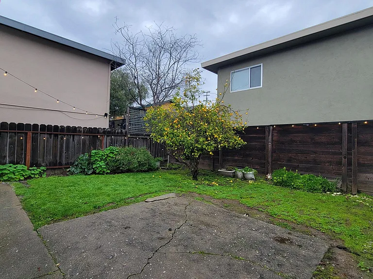 944 Kearney St — Photo 10
