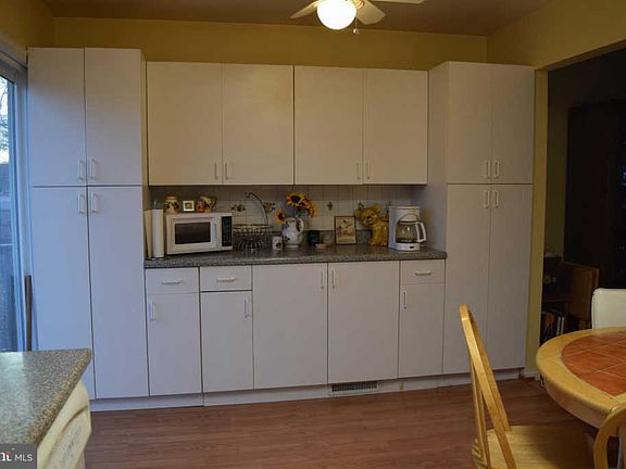 3rd image of 315 Garden Ave