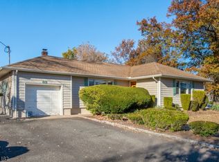 33 Sand Rd, Fairfield, NJ 07004