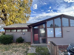 940 SE 12th Street, College Place, WA 99324