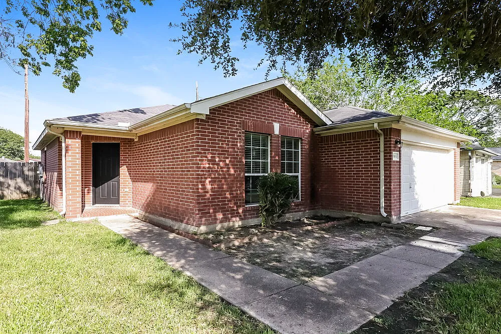 3 bed, 2.0 bath, 1260 sqft, $1,690 — Photo 3
