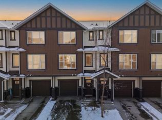 147 NW New Brighton Walk SE, Calgary, AB T2Z 5C7