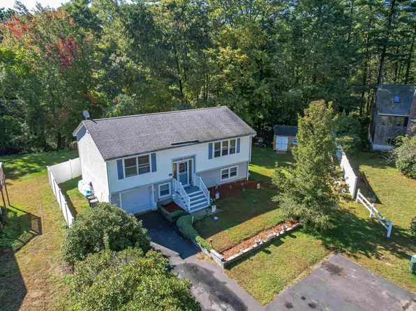 17 Pine Cone Drive, Seabrook, NH 03874