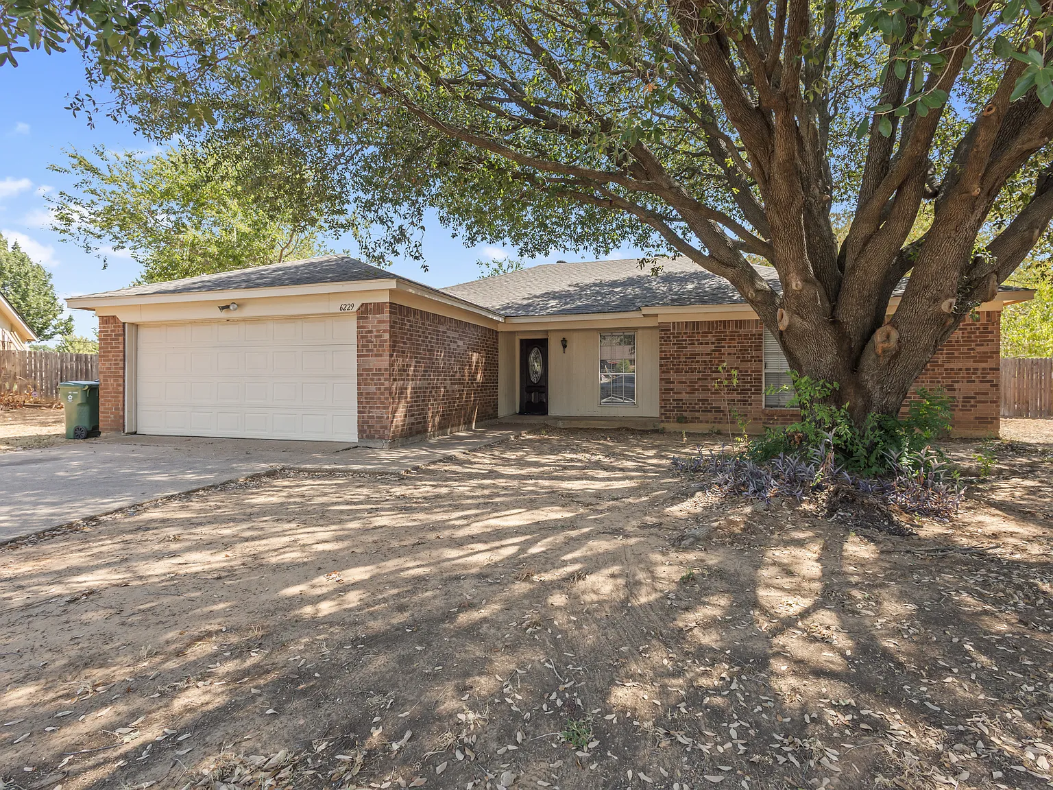 3 bed, 1798 sqft, $2,500 — Photo 2
