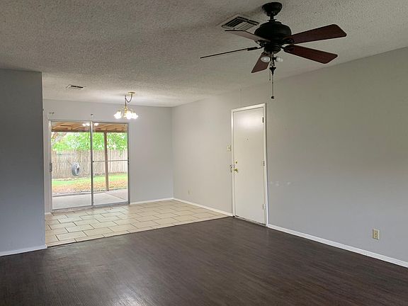 2nd image of 4543 Lakebend West Dr