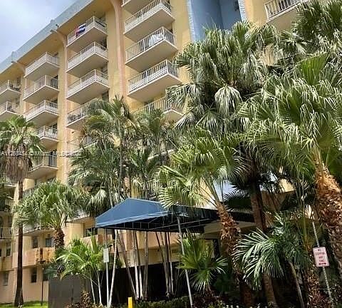 2nd image of 801 NW 47th Ave APT 607W